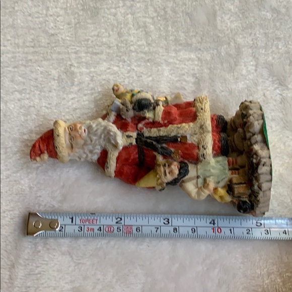5” resin Santa Claus w elf gifts Figurine Defects - Picture 7 of 8